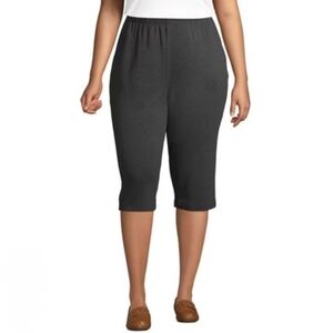Women With Control 1X Petite Black Pull-On Capris Stretchy 2934-A